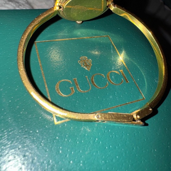 NEW BATTERY Vintage Gucci Timepieces Interchangeable Bezel - Picture 9 of 10